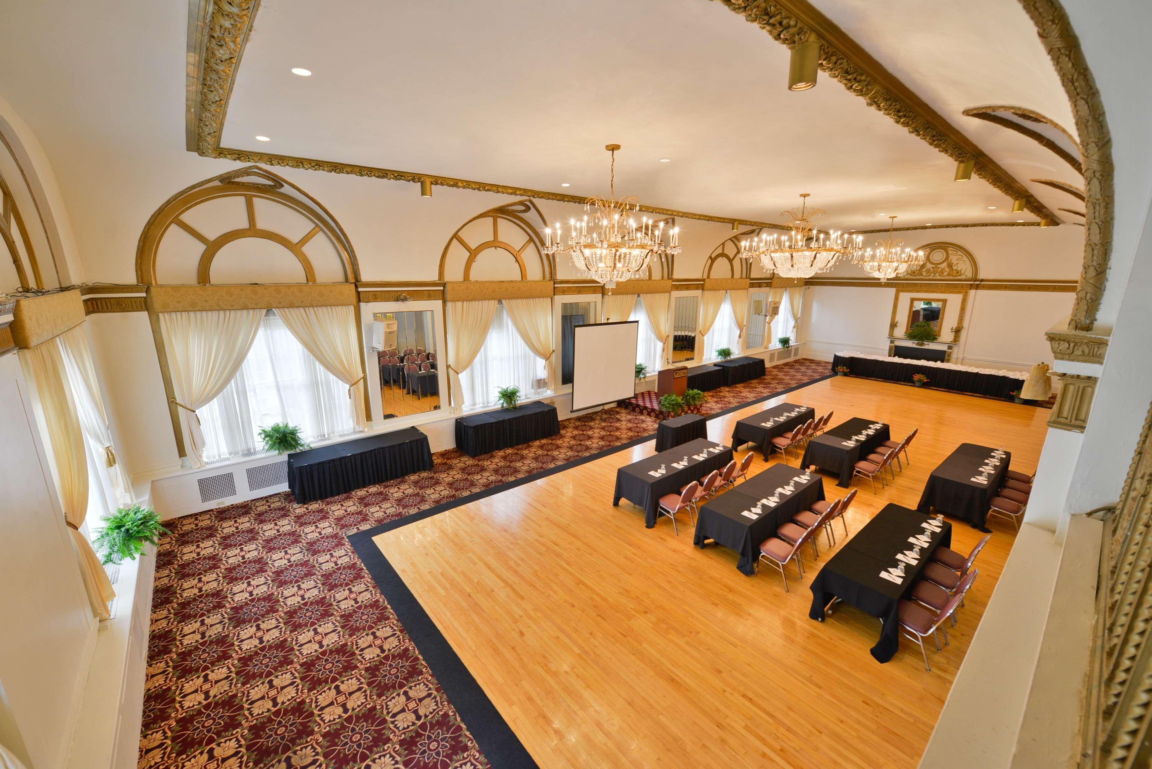 Best Western Plus Sidney Lodge Buitenkant foto