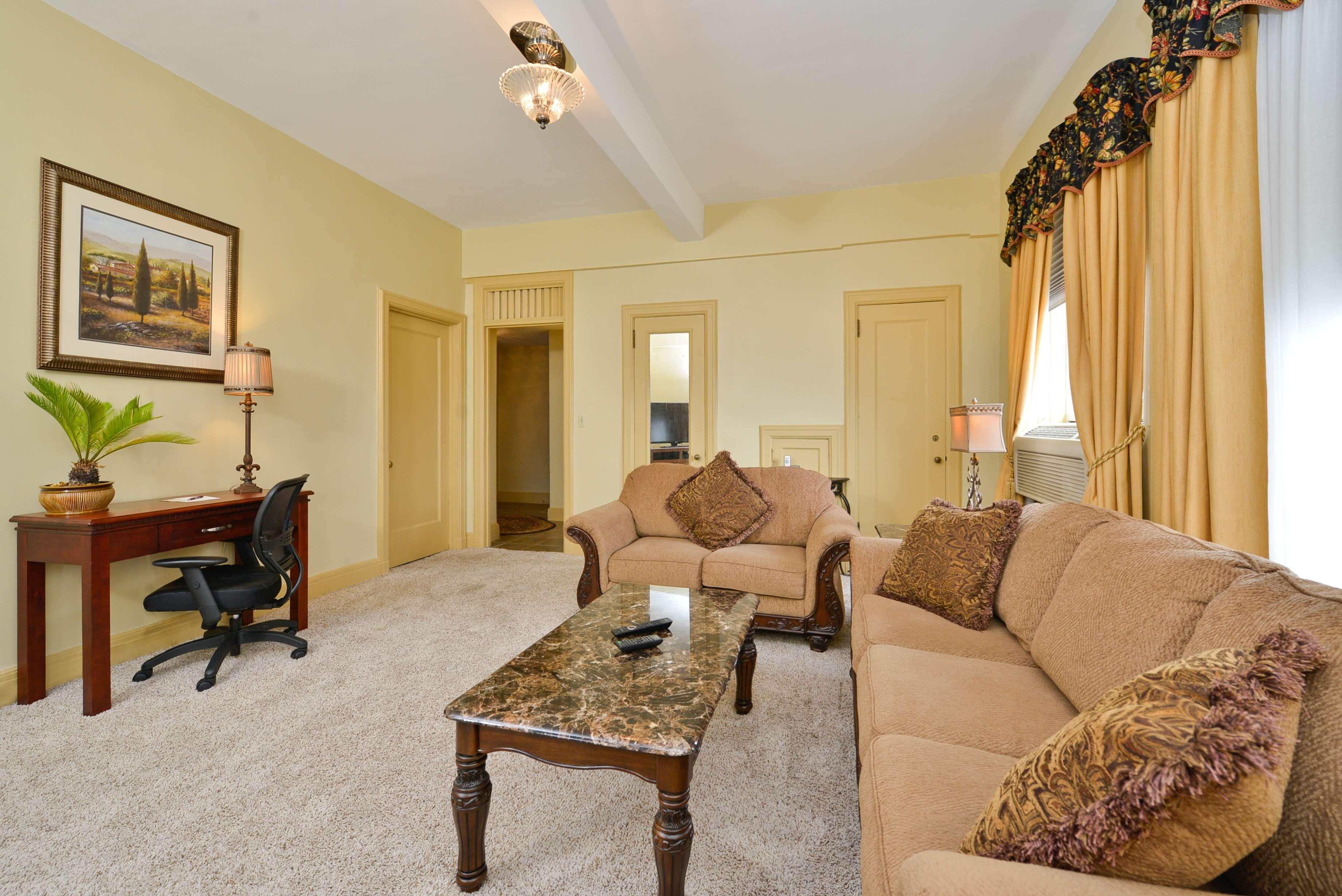 Best Western Plus Sidney Lodge Buitenkant foto